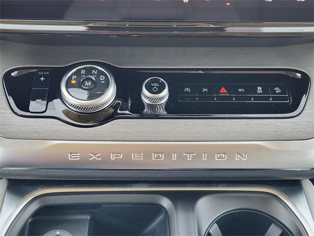 new 2025 Ford Expedition car, priced at $76,440