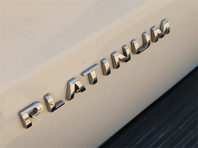 used 2018 Ford Expedition car, priced at $28,000