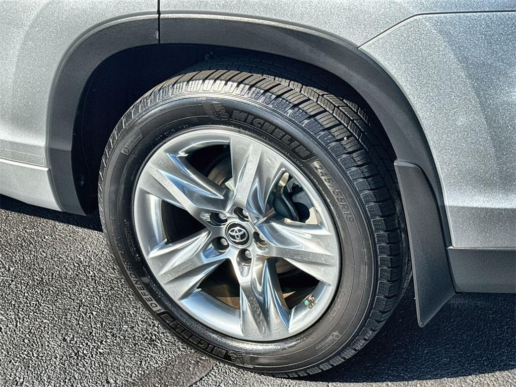 used 2017 Toyota Highlander car, priced at $26,191