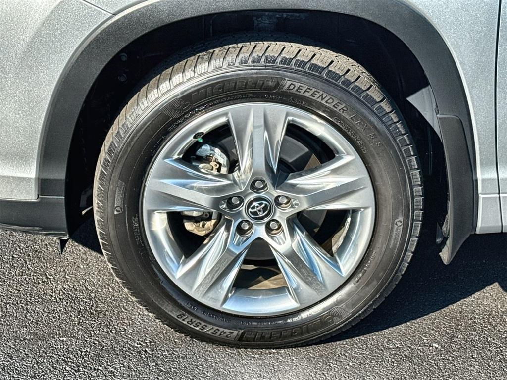 used 2017 Toyota Highlander car, priced at $26,191