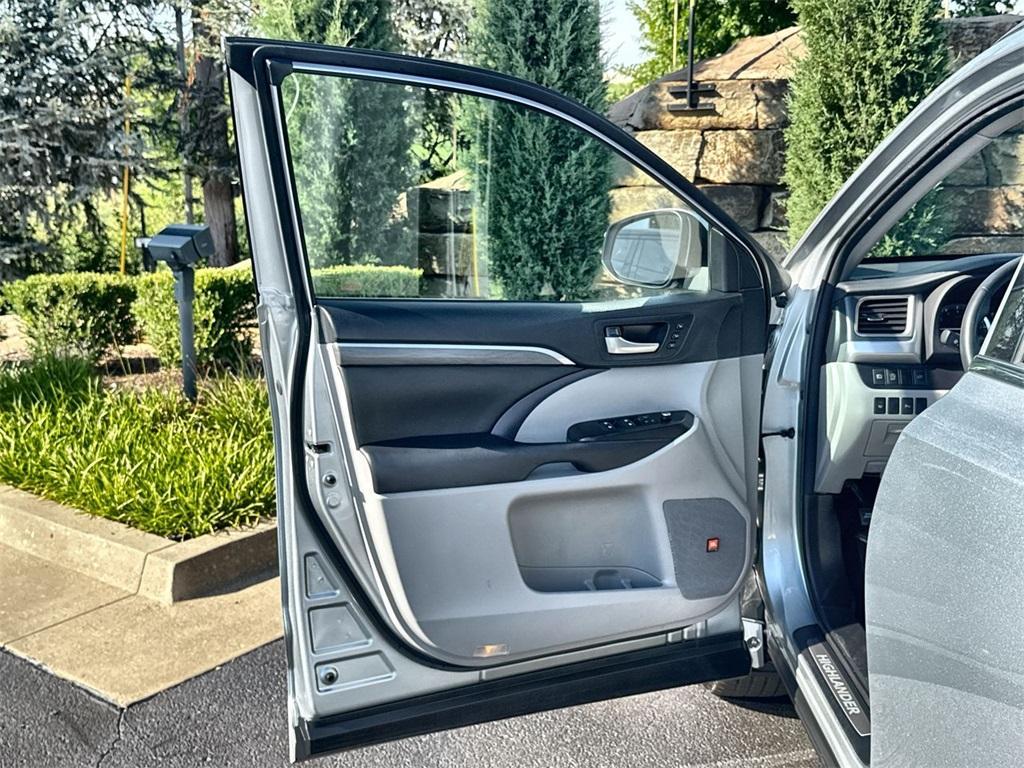 used 2017 Toyota Highlander car, priced at $26,191