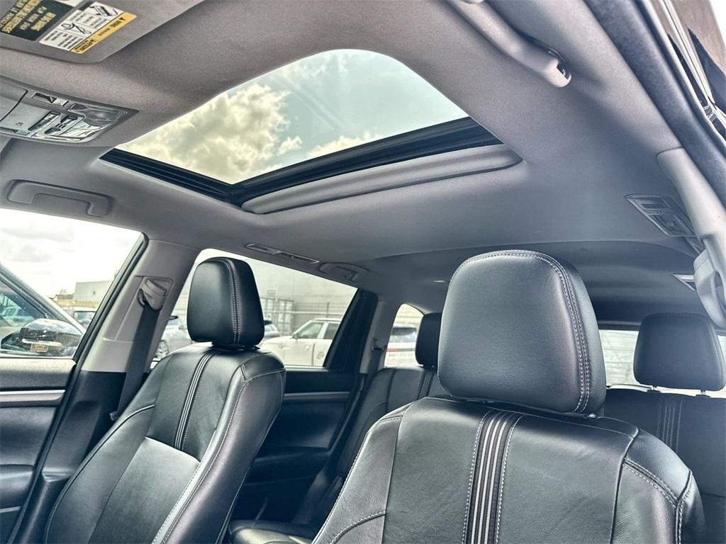 used 2017 Toyota Highlander car, priced at $22,381