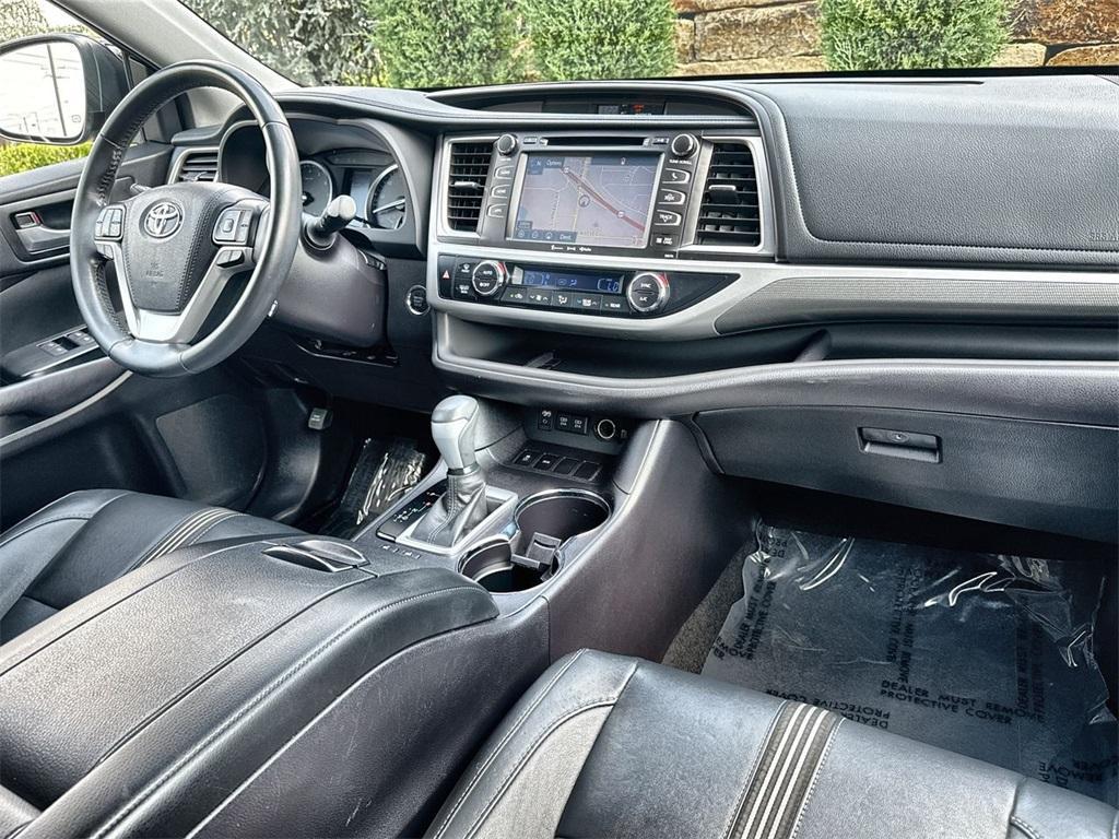 used 2017 Toyota Highlander car, priced at $22,381
