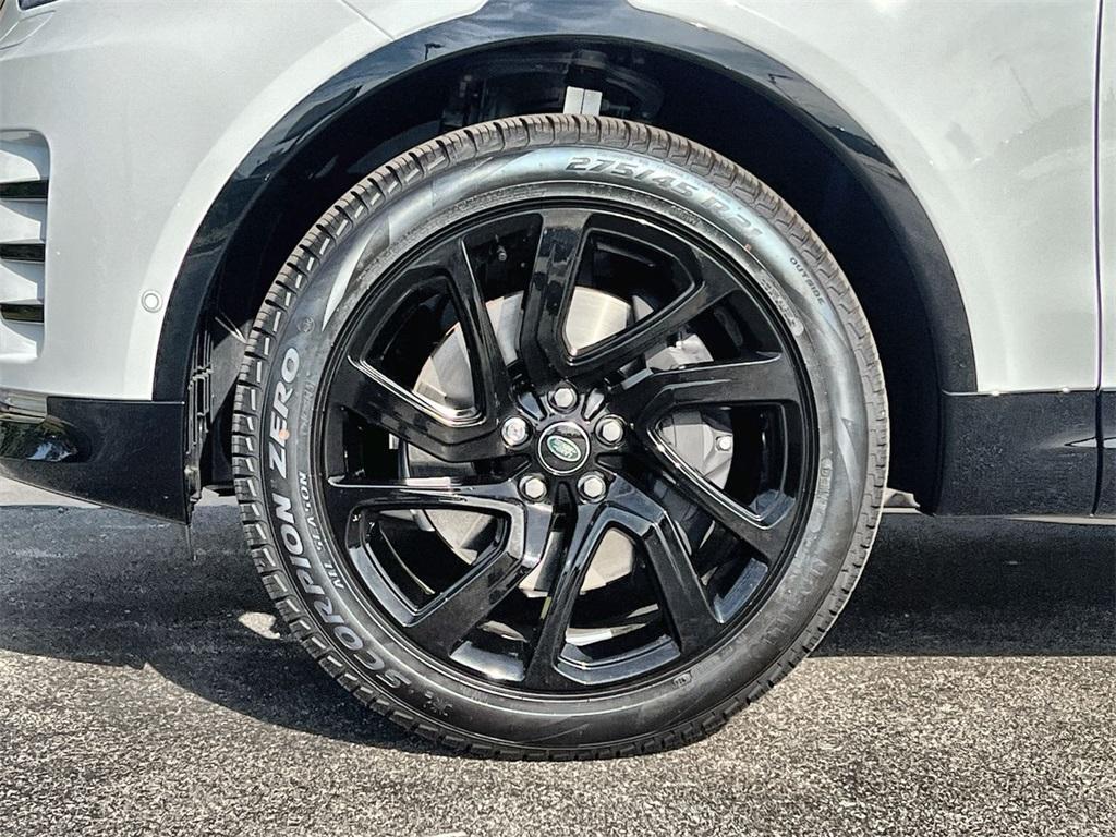 used 2025 Land Rover Discovery car, priced at $71,991
