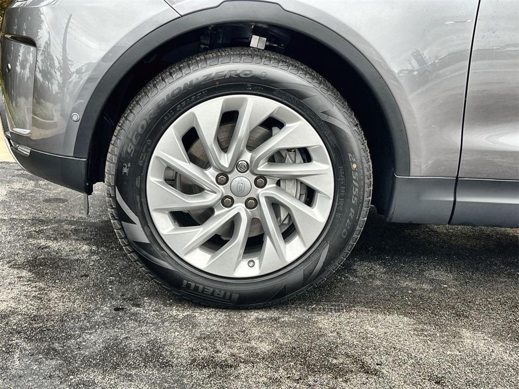 used 2025 Land Rover Discovery car, priced at $65,668