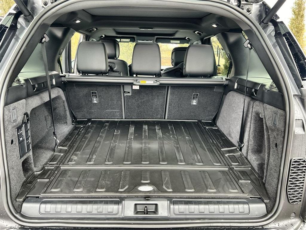 used 2025 Land Rover Discovery car, priced at $65,668
