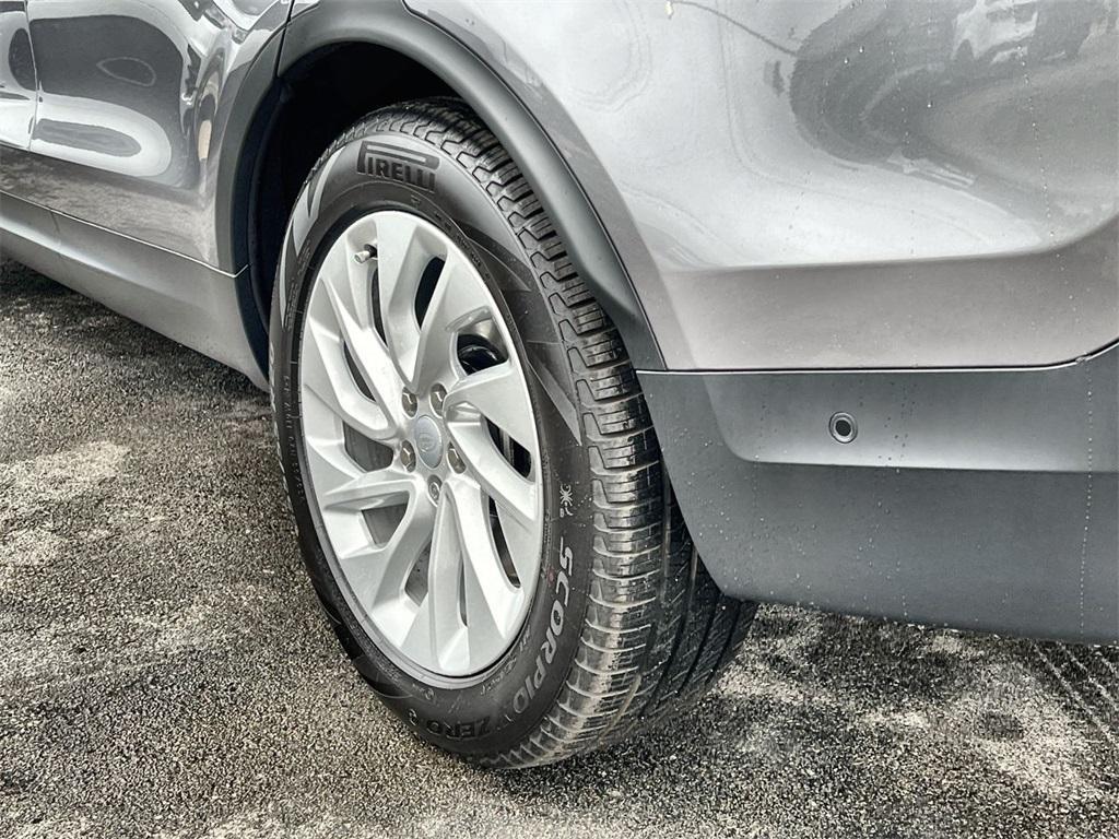 used 2025 Land Rover Discovery car, priced at $65,668