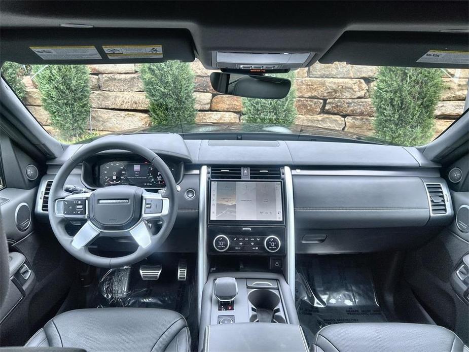 new 2025 Land Rover Discovery car, priced at $86,435