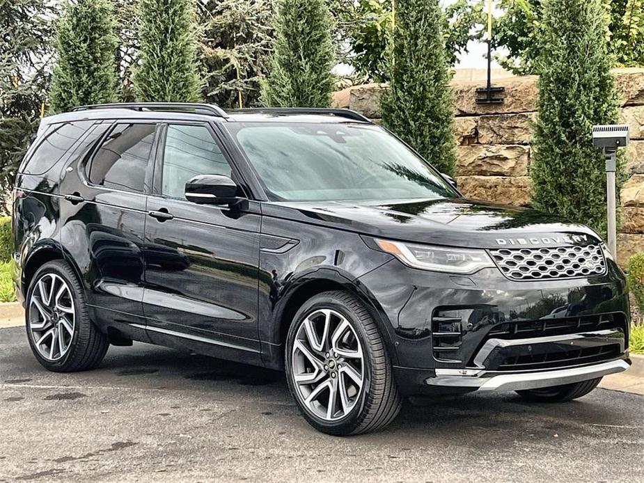 new 2025 Land Rover Discovery car, priced at $86,435