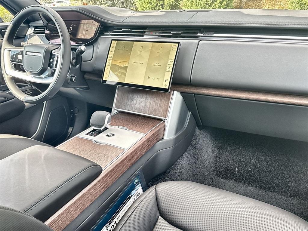 new 2025 Land Rover Range Rover car, priced at $121,105