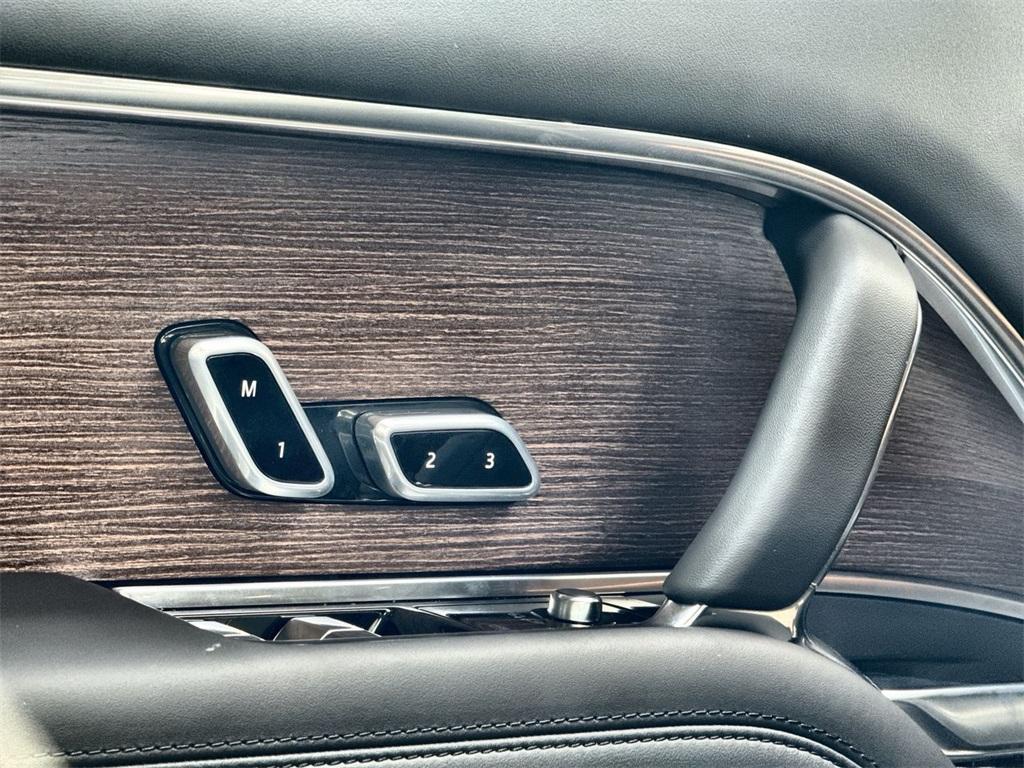 new 2025 Land Rover Range Rover car, priced at $121,105