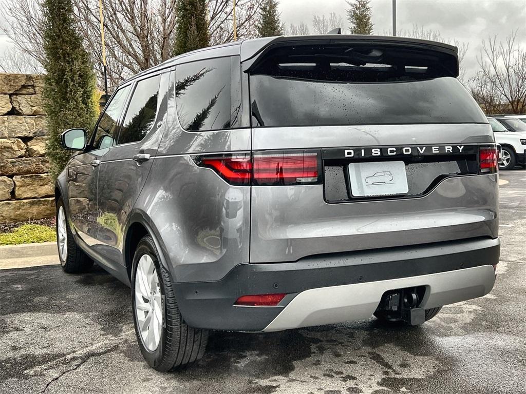 new 2025 Land Rover Discovery car, priced at $65,668