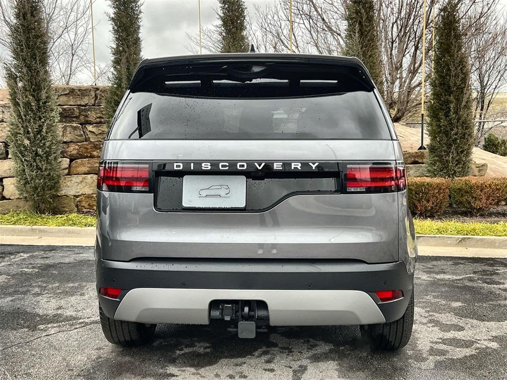 new 2025 Land Rover Discovery car, priced at $65,668