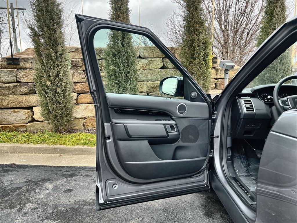 new 2025 Land Rover Discovery car, priced at $65,668