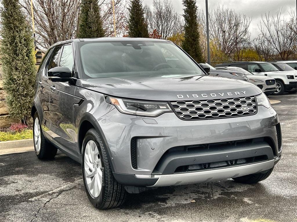 new 2025 Land Rover Discovery car, priced at $65,668