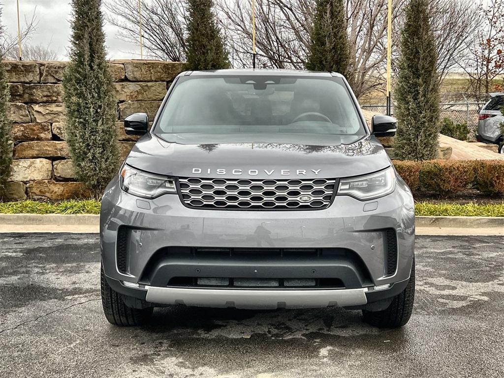 new 2025 Land Rover Discovery car, priced at $65,668