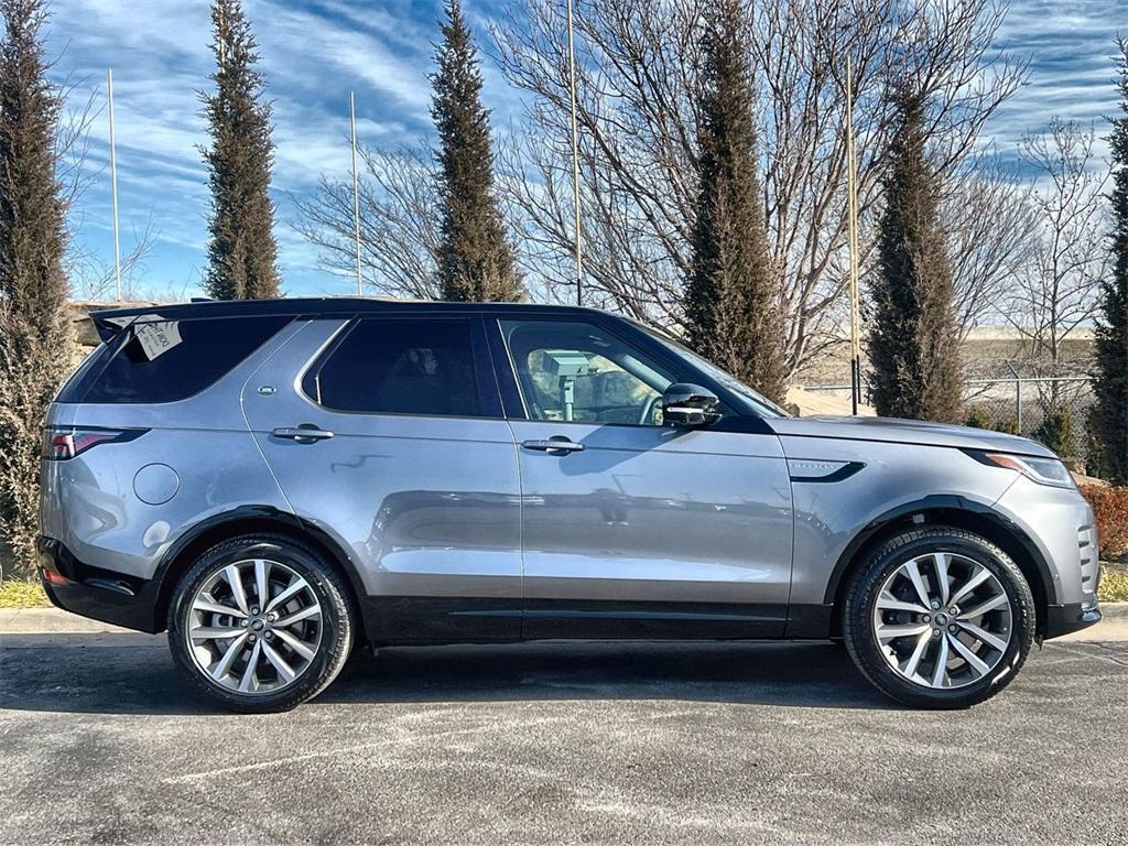 new 2025 Land Rover Discovery car, priced at $78,328