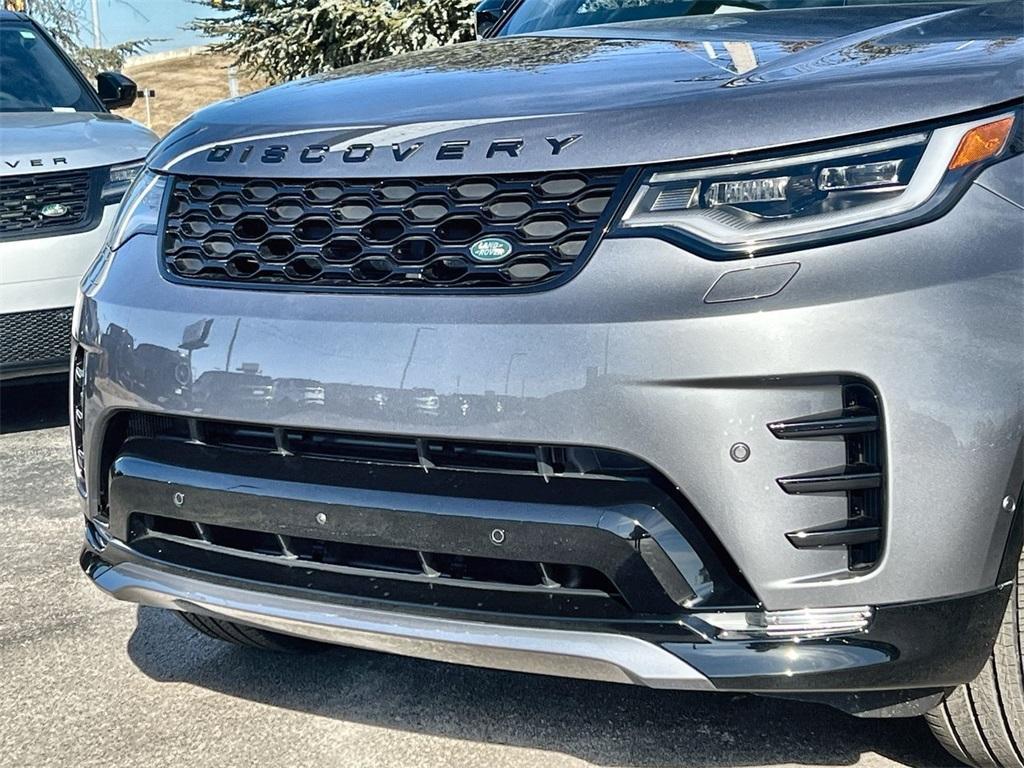 new 2025 Land Rover Discovery car, priced at $78,328