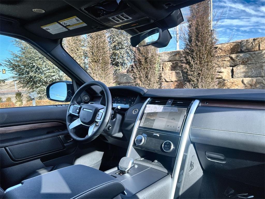 new 2025 Land Rover Discovery car, priced at $78,328