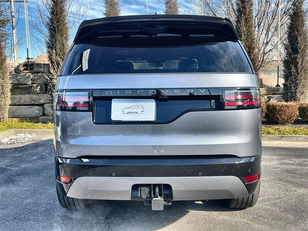 new 2025 Land Rover Discovery car, priced at $78,328