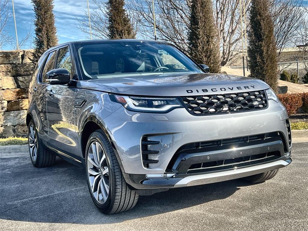 new 2025 Land Rover Discovery car, priced at $78,328