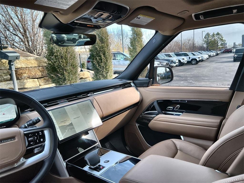 new 2025 Land Rover Range Rover car, priced at $132,625