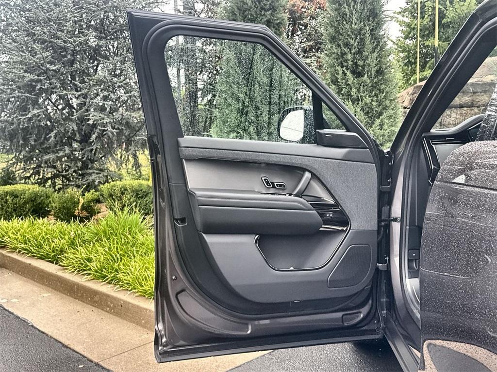 new 2025 Land Rover Range Rover Sport car, priced at $104,520
