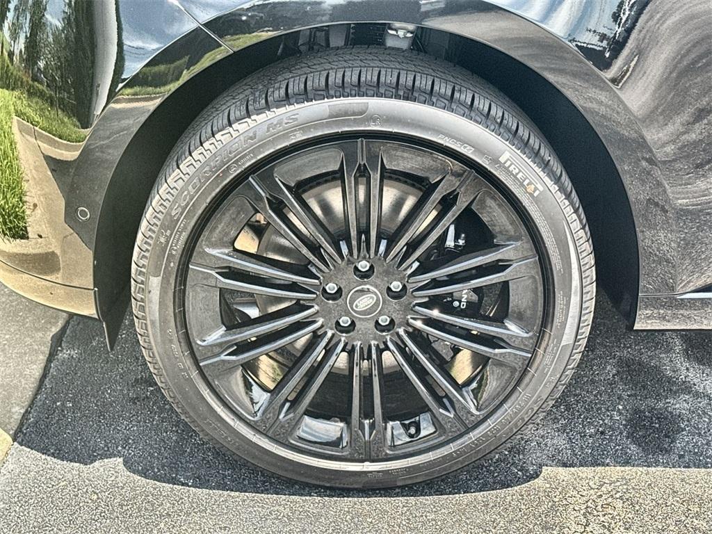 new 2025 Land Rover Range Rover car, priced at $152,005