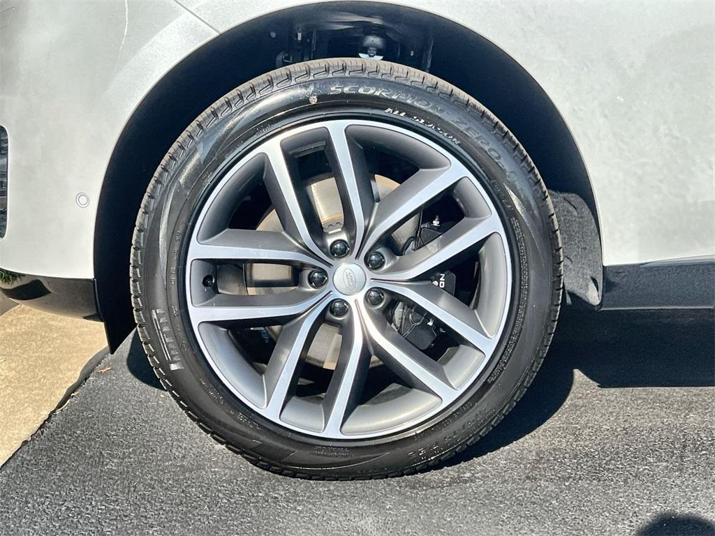 new 2025 Land Rover Range Rover car, priced at $152,965