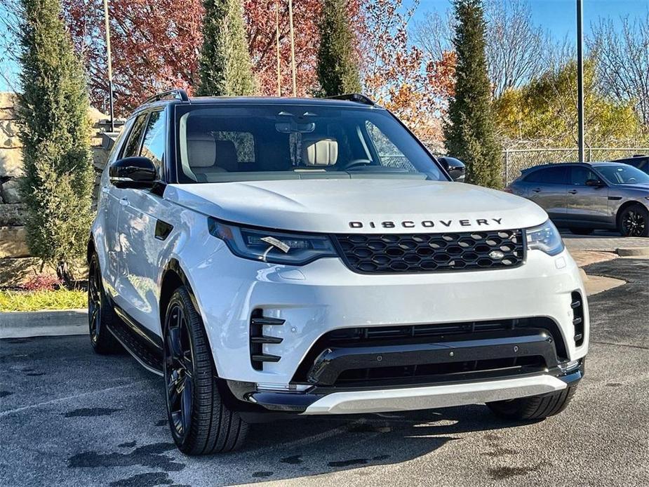 new 2025 Land Rover Discovery car, priced at $80,525