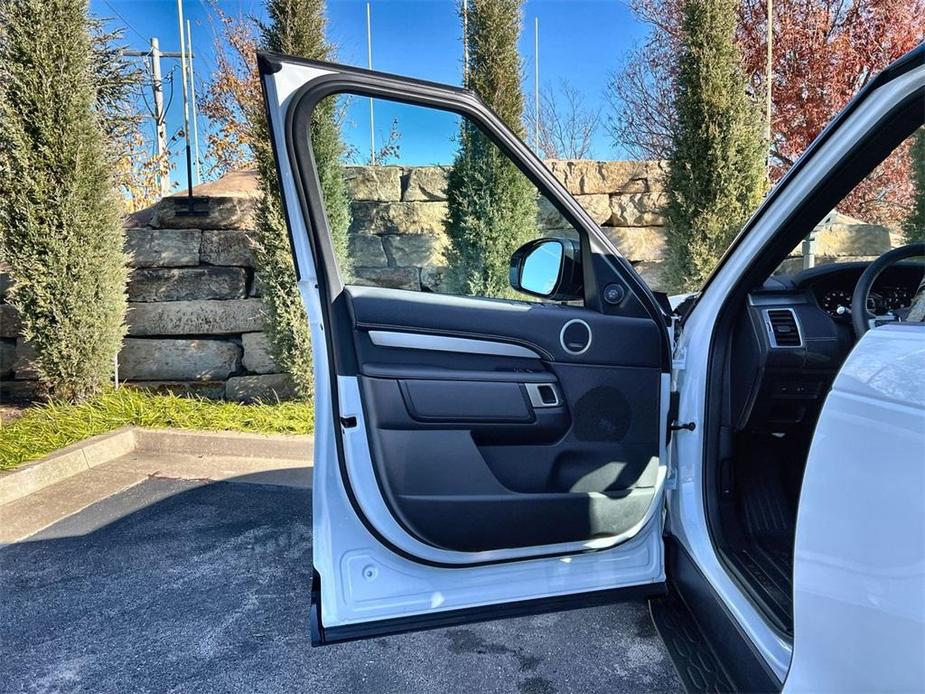 new 2025 Land Rover Discovery car, priced at $80,525