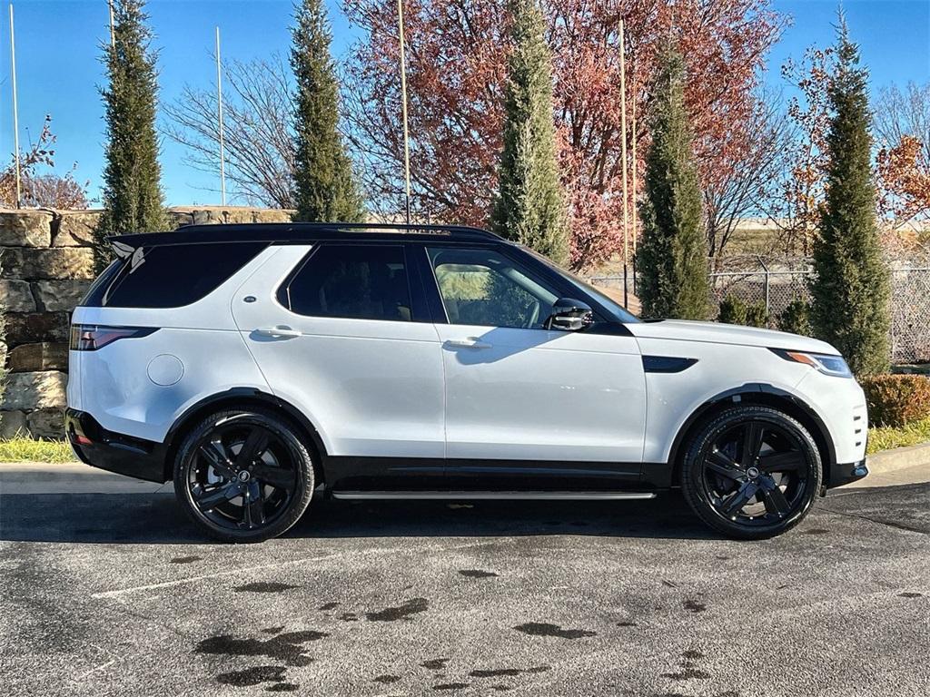 new 2025 Land Rover Discovery car, priced at $80,525