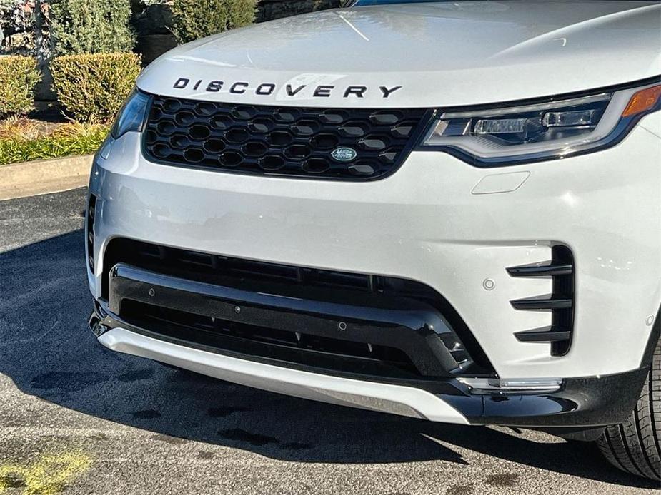 new 2025 Land Rover Discovery car, priced at $80,525