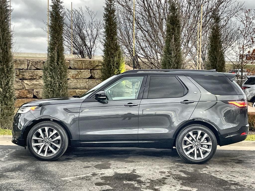 new 2025 Land Rover Discovery car, priced at $82,028