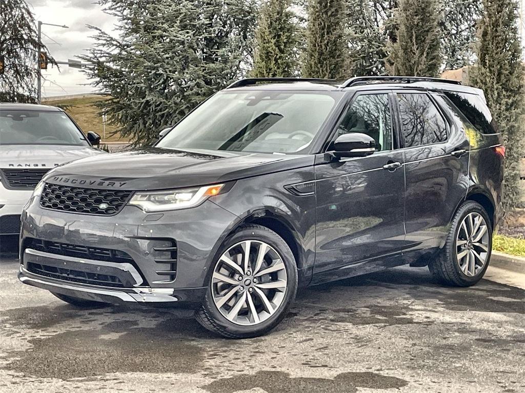 new 2025 Land Rover Discovery car, priced at $82,028