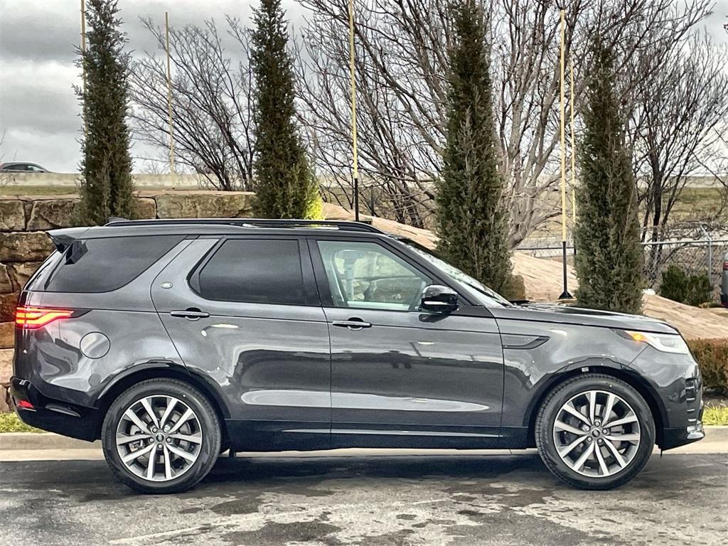 new 2025 Land Rover Discovery car, priced at $82,028