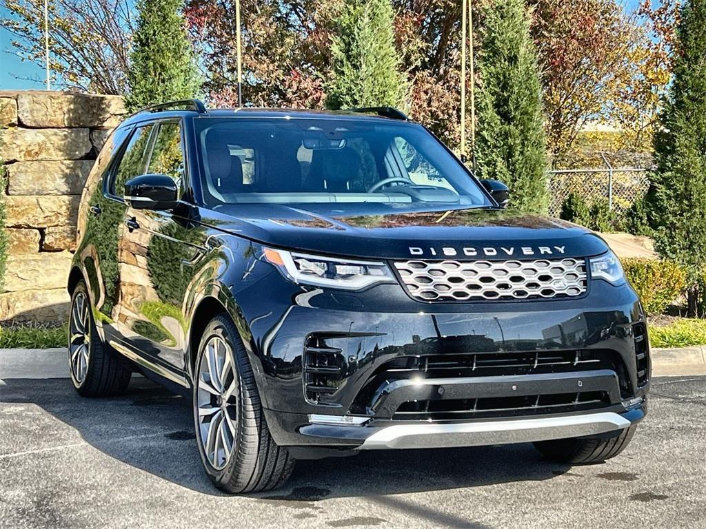 new 2025 Land Rover Discovery car, priced at $87,628