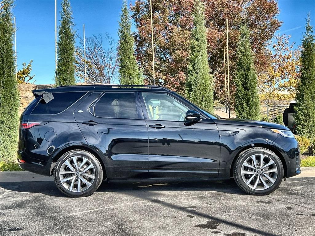 new 2025 Land Rover Discovery car, priced at $87,628