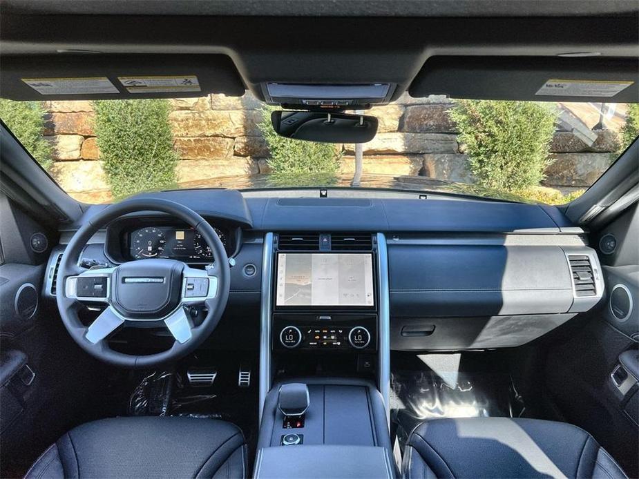 new 2025 Land Rover Discovery car, priced at $87,628