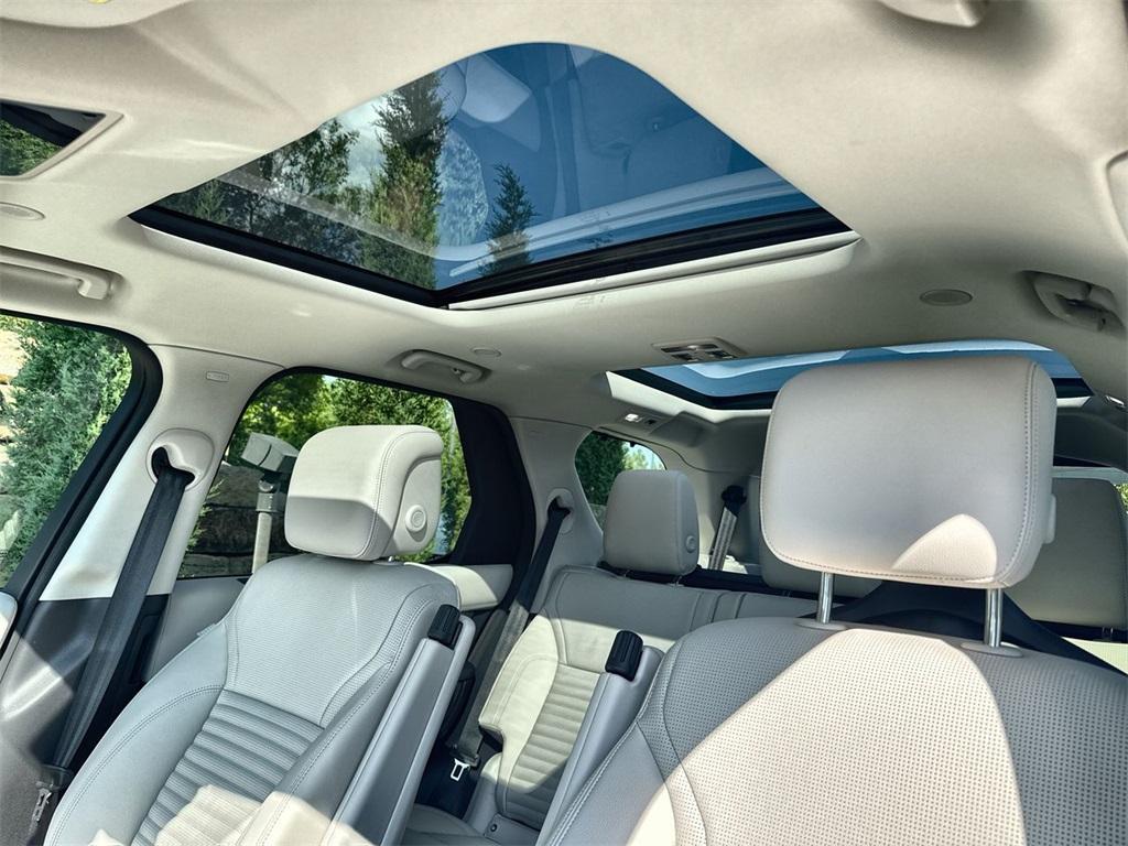 new 2025 Land Rover Discovery car, priced at $75,218
