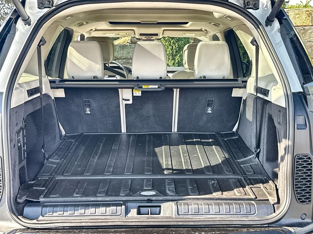 new 2025 Land Rover Discovery car, priced at $75,218