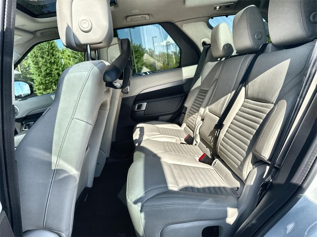 new 2025 Land Rover Discovery car, priced at $75,218
