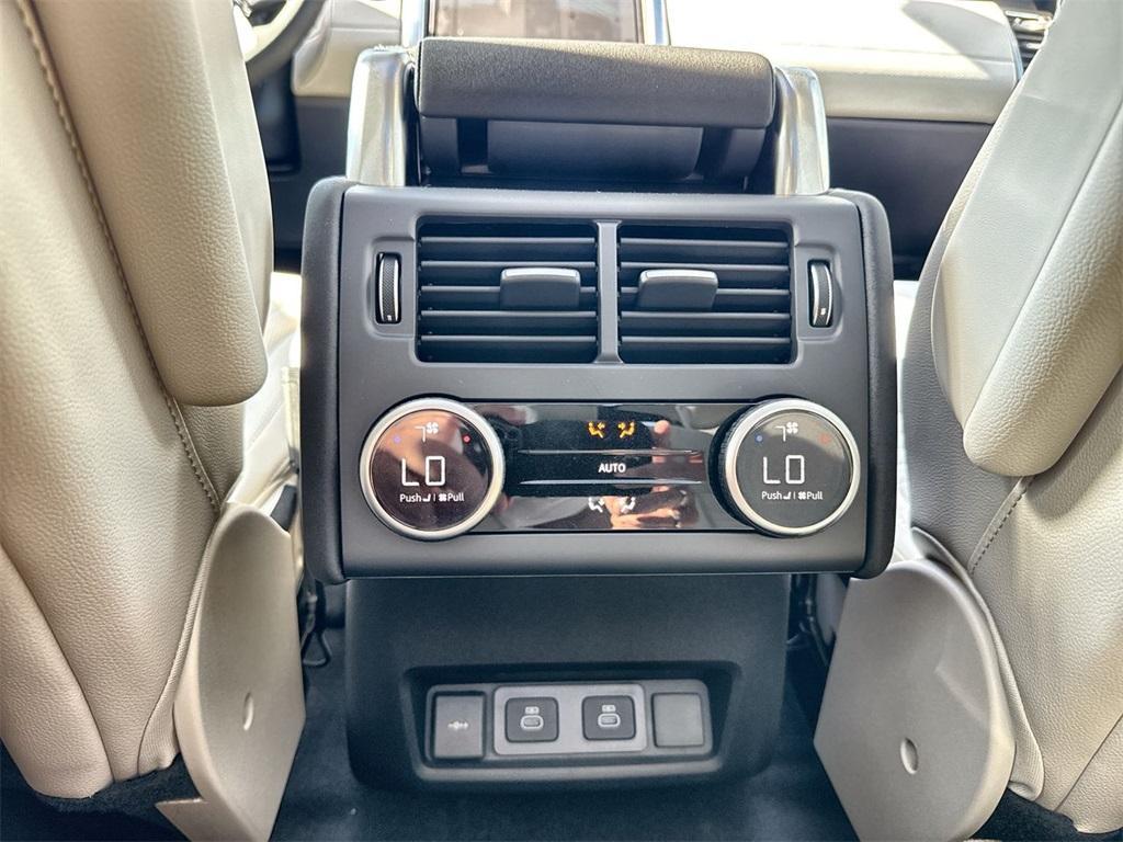 new 2025 Land Rover Discovery car, priced at $75,218