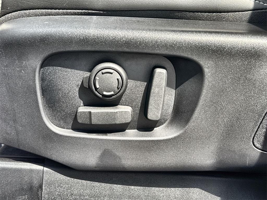 used 2025 Land Rover Discovery car, priced at $72,991