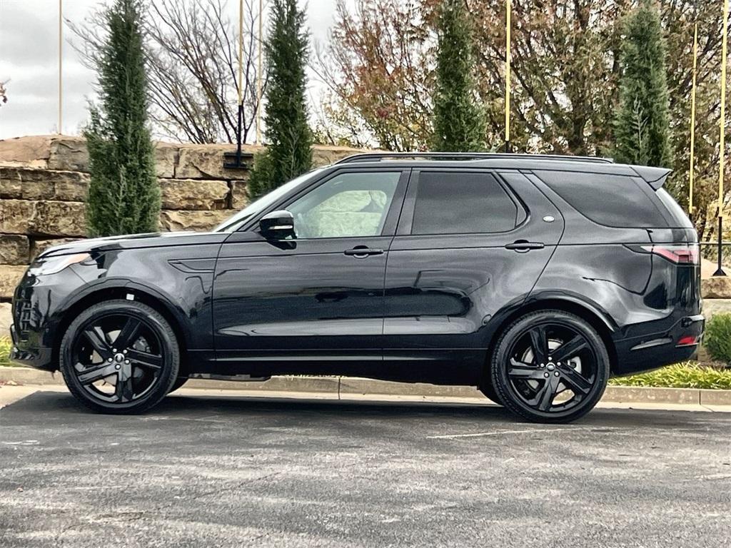 used 2024 Land Rover Discovery car, priced at $69,991