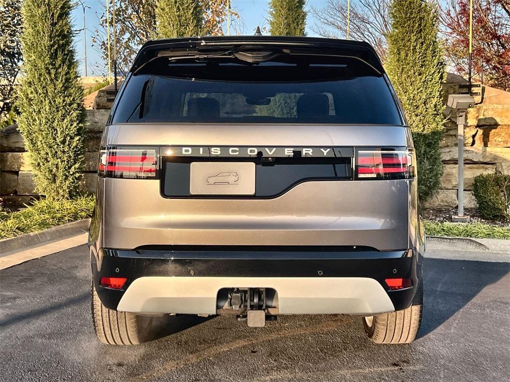 new 2026 Land Rover Discovery car, priced at $78,556