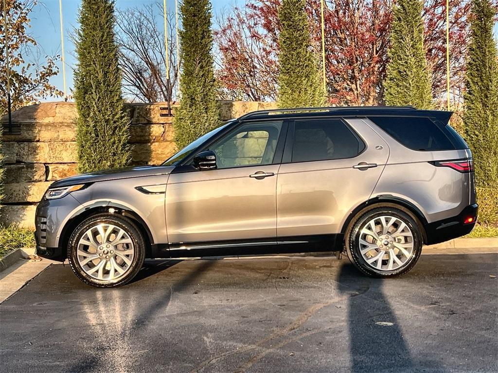 new 2026 Land Rover Discovery car, priced at $78,556