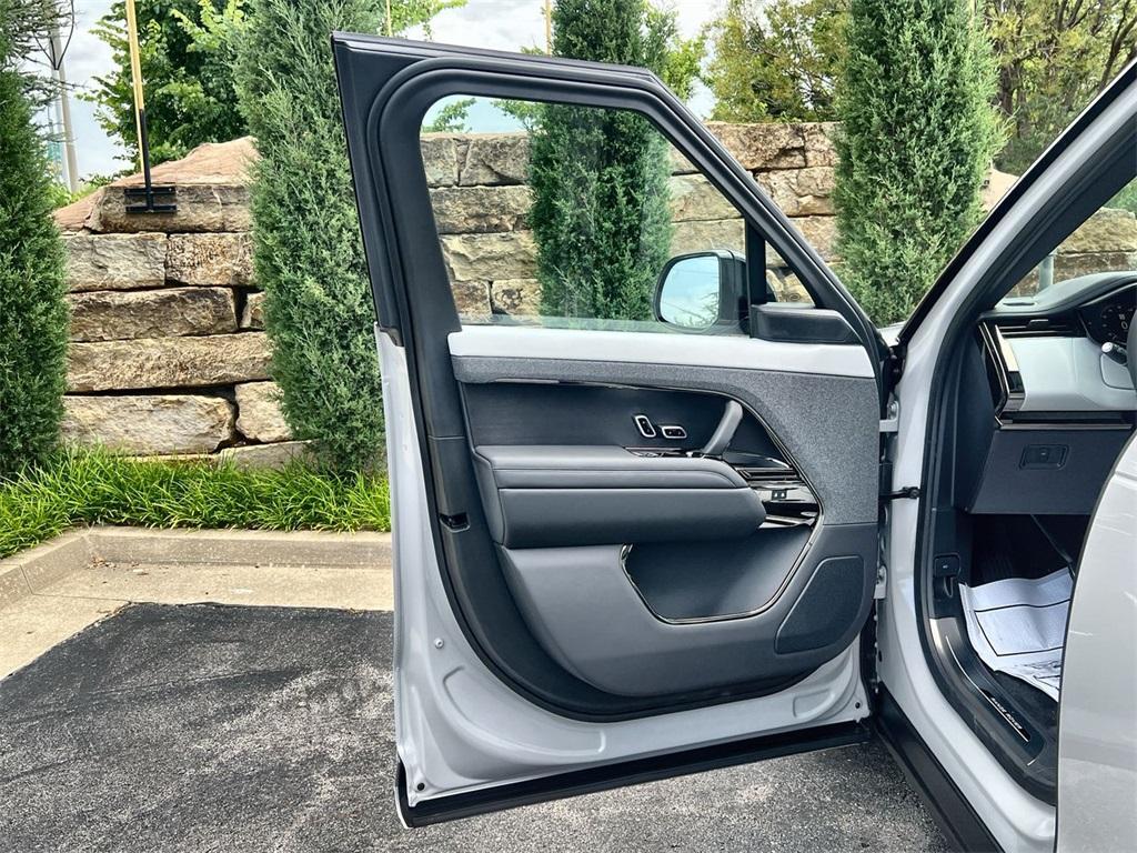new 2025 Land Rover Range Rover Sport car, priced at $110,040