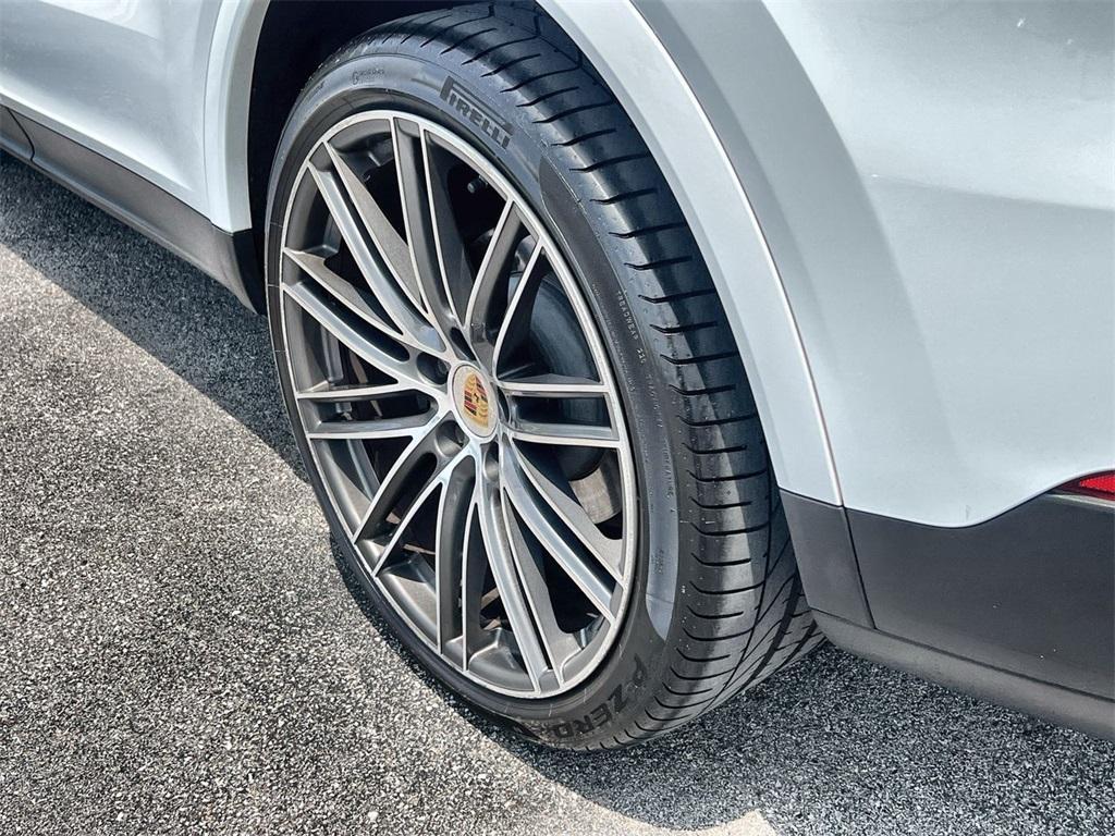 used 2022 Porsche Cayenne car, priced at $52,991