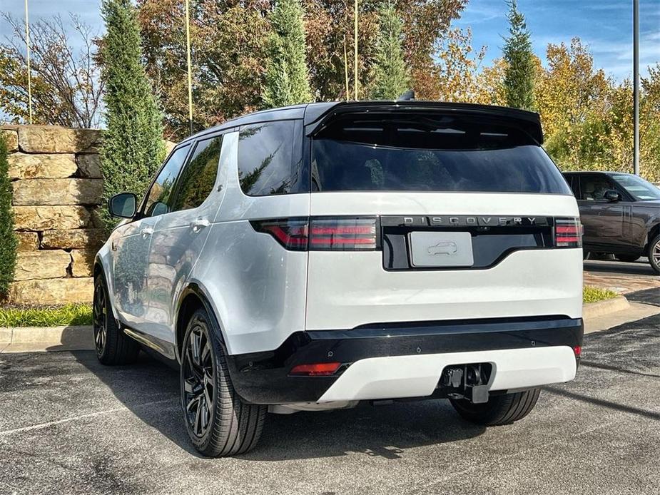 new 2025 Land Rover Discovery car, priced at $77,618